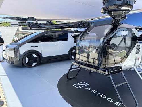 Xpeng, Tesla, Tesla Model Y, XPENG’s Electric Mona L03 Is Aimed Straight at the Tesla Model Y in Europe