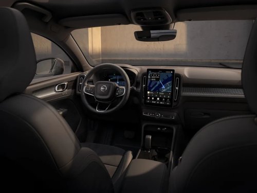 Volvo, Volvo XC40, Volvo updates XC40 with fresh design and more safety tech