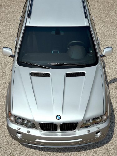 BMW, BMW X5, SUV, BMW and Kith Team Up to Build an E53 X5 SUV with 10 Cylinders and a Manual Transmission