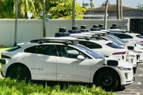 Waymo Sets 2028 Robotaxi Launch in Singapore