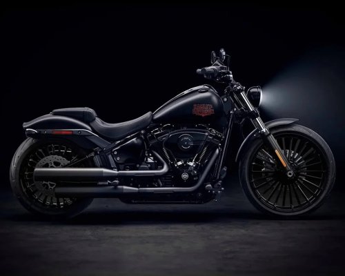 Harley-Davidson’s Most Chopper-Like Cruiser Gets a Rare Blacked-Out Uplift
