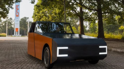 BMW, This Solar-Powered BMW EV Prototype Produces More Energy Than It Needs