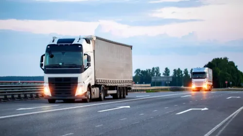 Here's Why Semi-Truck Drivers Will Flash Their Lights