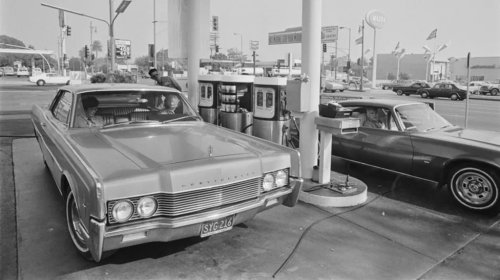 How The Average MPG In The '70s Compares To The Average MPG Today