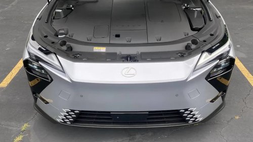 The 2026 Lexus ES 500e is Better Than the Hybrid, and I Don’t Even Like EVs