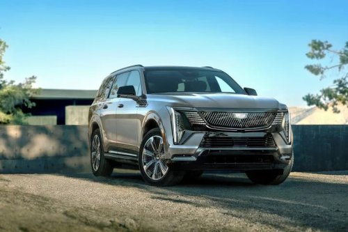 Escalade IQ Ditches CCS, Gets 19.2-kW Charging Standard