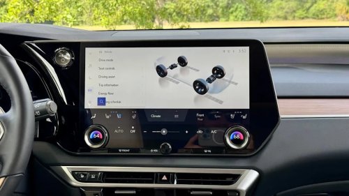 Lexus, Lexus IS, Lexus RX, Lexus RX Hybrid, Lexus RX 450h+ Is The Luxury Hybrid For Buyers Not Ready To Go Electric