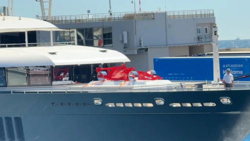 Koenigsegg, A Koenigsegg Jesko Was Craned Onto a Superyacht in Monaco Because Apparently Parking Is Too Easy Now