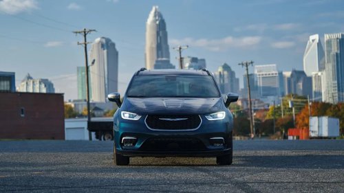 Chrysler Recalls America’s Only Plug-In Hybrid Minivan, Tells Owners To Park Outside