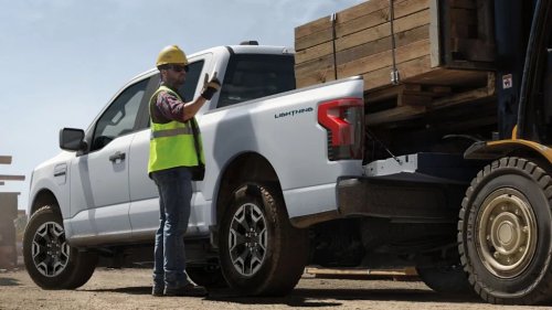 Ford, Ford F-150, Ford Wants You To Move Your F-150 By Pushing Its Tailgate Handle