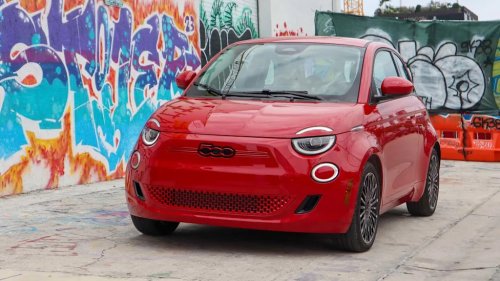 What's It Like To Live With A (Mostly) Free Fiat 500e For Two Years? These YouTubers Found Out