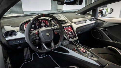 Lamborghini Says It Has No Current Plans for a Manual Transmission