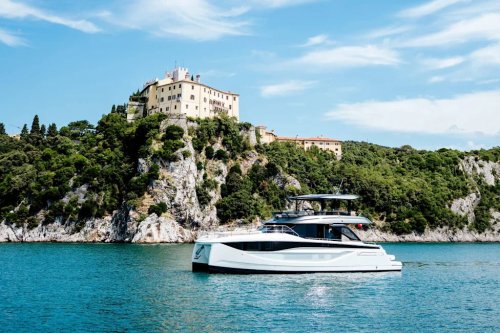 Prestige Yachts M7 Reviewed