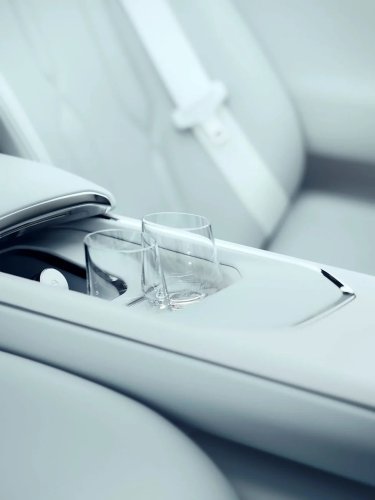 View Interior Photos of the Vision BMW Alpina Concept