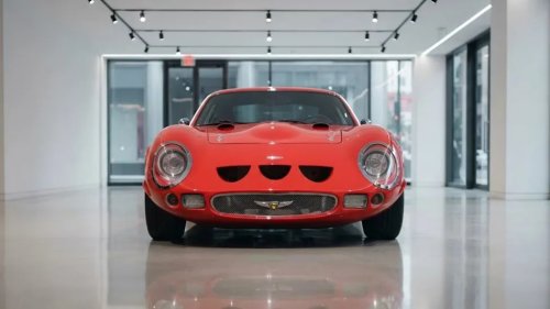 This 2017 Mazda Miata Looks Like A Classic Ferrari 250 GTO... And It Could Be Yours
