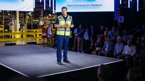 Ford, Ford Reveals Name for New Electric Pickup Truck: Fathom