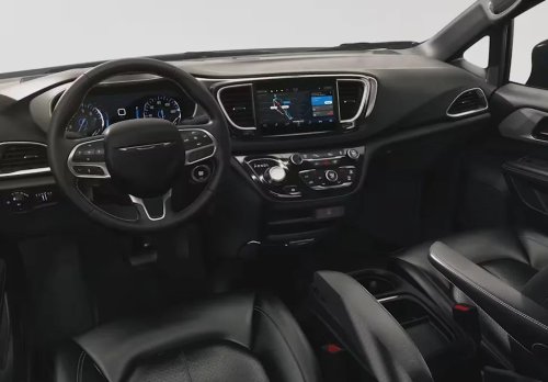 Chrysler's 2027 Pacifica Is Among the Laziest Updates Ever, Especially in Base LX Guise
