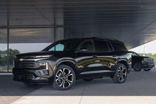 View Exterior Photos of the 2027 Chevy Traverse High Country