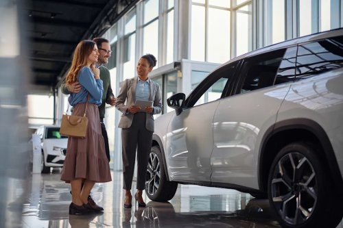 Why you should always buy a new car on a weekday this summer