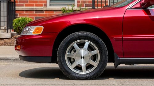 Driving a Pristine 1994 Honda Accord Reminds Us Why 15 Million Americans Bought Into the Name