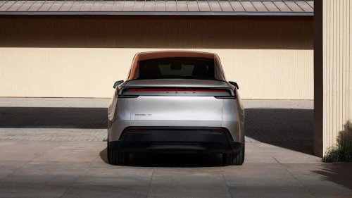 Tesla, First Look: Is the 2027 Tesla Model Y L the Real Model X Replacement?