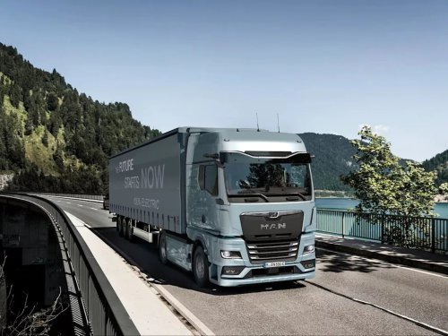 Truckmakers to Brussels: Build the Infrastructure First