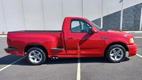 Ford, Ford F-150, Ford F-150 Lightning, Someone Bought A 3,000-Mile Ford F-150 SVT Lightning For The Price Of A New Entry-Level F-150