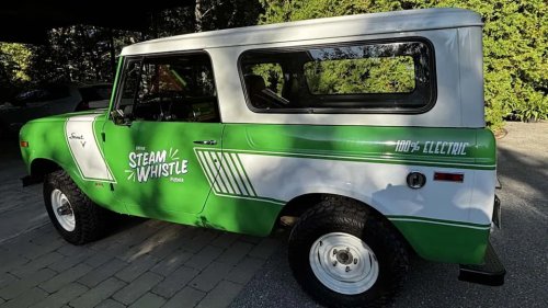 Scout, This 1970 Scout Sat In A Field For Years. Now It’s An EV With Its Original 4-Speed Manual