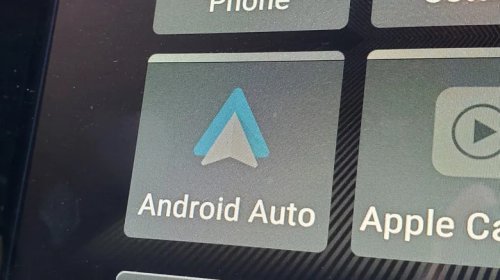Android Auto Vs Apple CarPlay: What Features Set Them Apart