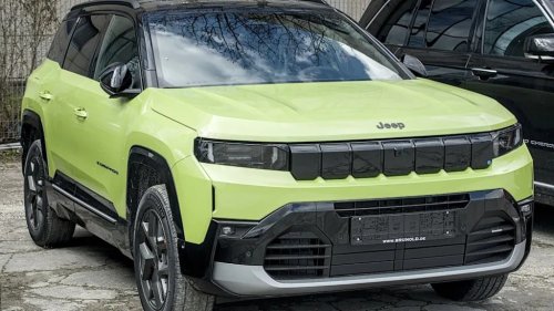 Jeep, Jeep Compass, SEAT, Jeep Compass Owner Pays for Simple Back Seat Fix After Viral Mechanic Video