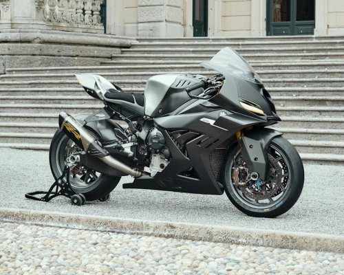 BMW’s Breathtaking Next-Gen Performance Bike Surfaces True to the Vision