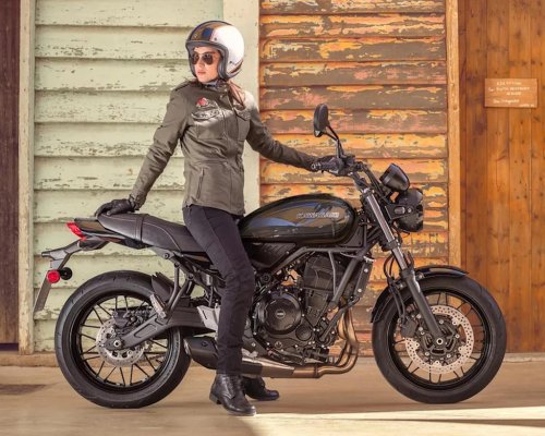 Kawasaki’s Super-Approachable Retro Sport Bike Returns in Even More Stunning Fashion