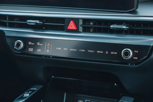 View Interior Photos of the 2025 Kia Sorento Hybrid