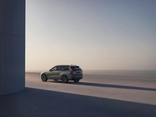 View Photos of the 2028 Volvo XC90 Hybrid