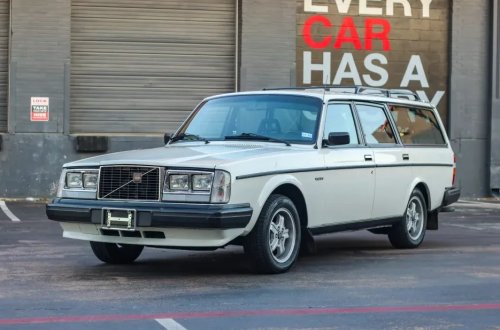 Volvo 240 With Twin-Turbo Lamborghini V10 Runs 5.3-Second Eighth-Mile
