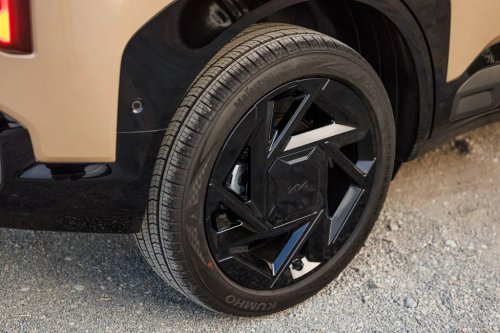 Check Out Pics of the 2027 Kia Seltos—It Has a Whole New Look