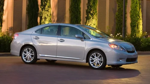 Lexus, Why Was The Lexus HS Discontinued?