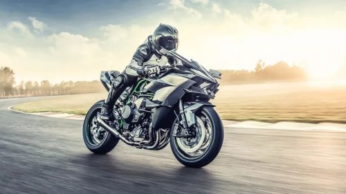 5 Motorcycles Faster Than Honda's CBR1100XX, Once The Fastest Factory Bike Ever Built