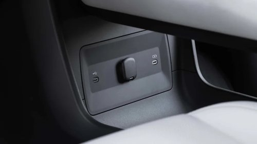 Toyota Delays 2027 Highlander EV As Demand For Gas Model Remains Robust