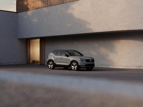 View Exterior Photos of the 2028 Volvo XC40