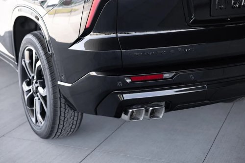 View Exterior Photos of the 2027 Chevy Traverse High Country