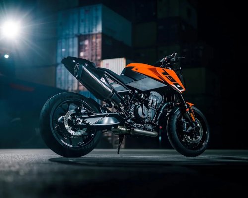 KTM, KTM’s Affordable Middleweight Street Moto Returns with an Even Sharper Edge
