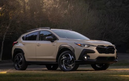 Snoozers Sell: Here Are 5 Boring Cars That Crush Competitors