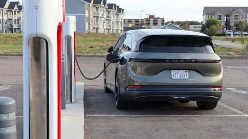 Forget Range Anxiety. EV Drivers Are Apparently Facing 'Hot Dog Anxiety’