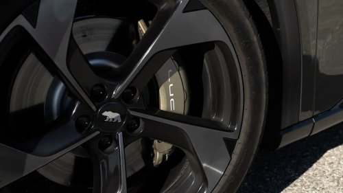 The Lucid Gravity Just Got Hands-Free Driving, Smarter Navigation, and Better Charging Tools
