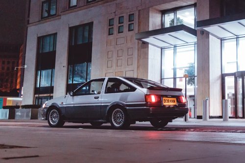 Toyota Corolla AE86: thunder &amp; lightning