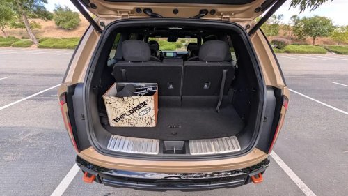 2027 Kia Telluride vs. Hyundai Palisade: Which Roomy 3-Row SUV is Best?