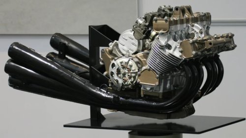 This 18,000-RPM Marvel Is The Smallest Inline-6 A Manufacturer Ever Put In A Motorcycle