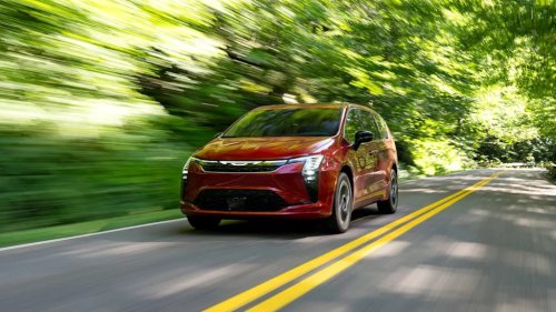 We Took Chrysler’s Updated 2027 Pacifica Minivan on a 1,700-Mile Road Trip—Is It Still the Minivan to Beat?