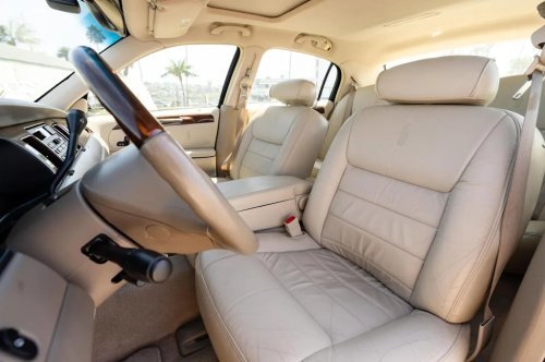 Lincoln, 2001 Lincoln Town Car Signature for Sale With 31,400 Miles